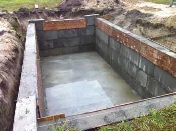 строительство стен погреба